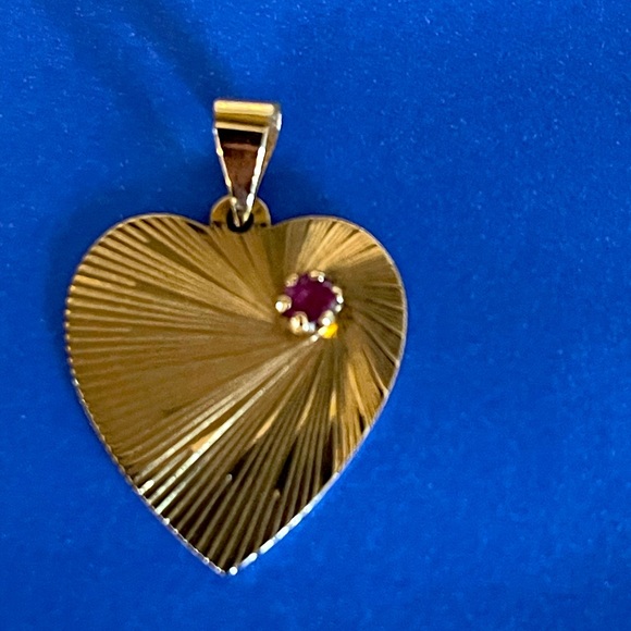 Jewelry - 10K Gold Solid Heart Pendant